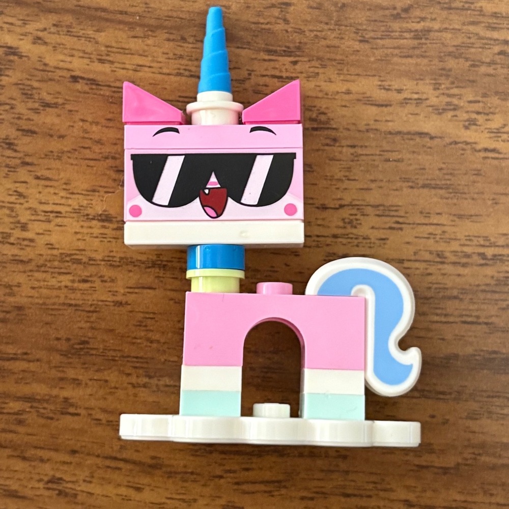 LEGO Movie 2 Unikitty Minifigure with Sunglasses and Cloud Base tlm125 Unicorn